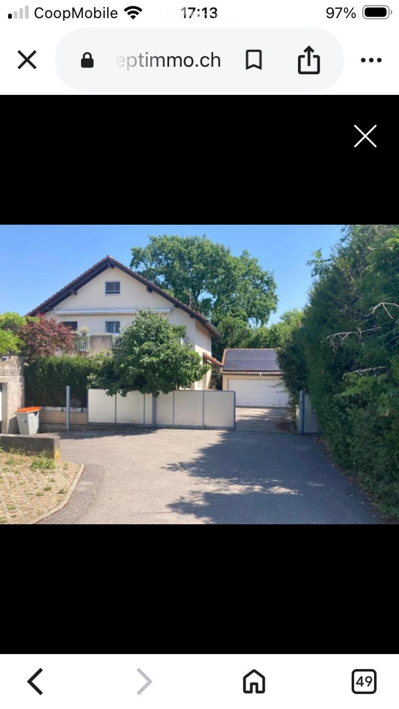Einzelne Familienvilla neueren Baujahrs (1)