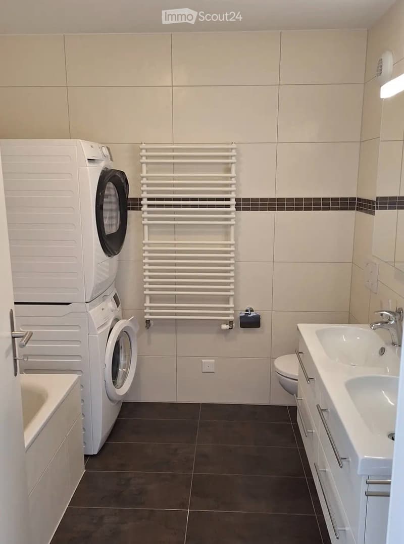 Schönes helles 3,5-Zimmer-Apartment in Belfaux mit Aufzug (2)