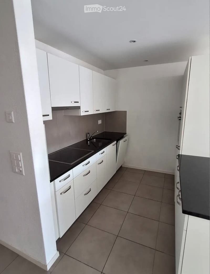 Schönes helles 3,5-Zimmer-Apartment in Belfaux mit Aufzug (3)