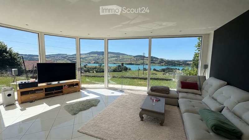 Villa mit Prestige und Blick auf den Gruyère-See (1)