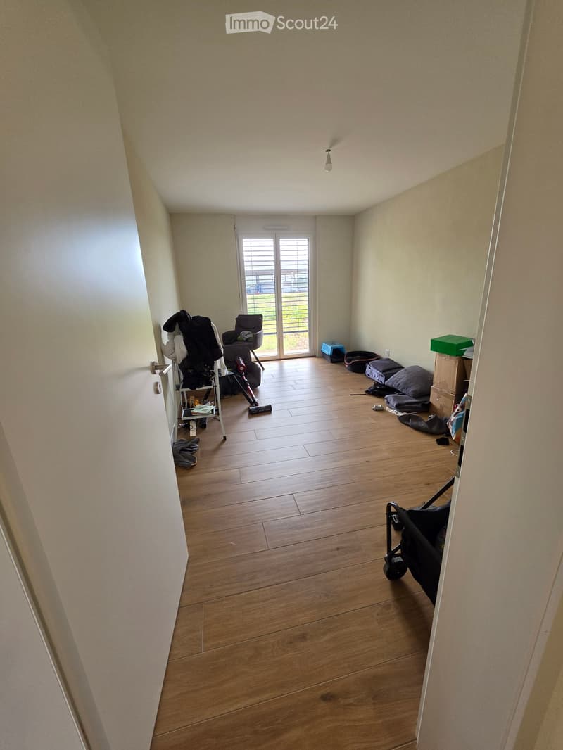 Schönes neues 3.5-Zimmer-Apartment mit großem Garten (5)