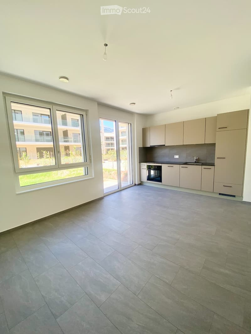Sion New 33 m² studio with private lawn (2)