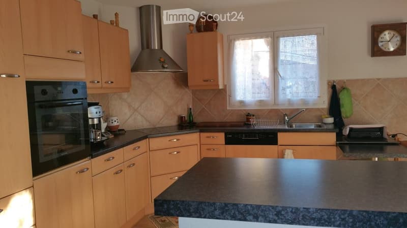 Casa familiare di 200m2 con giardino a Vionnaz (2)
