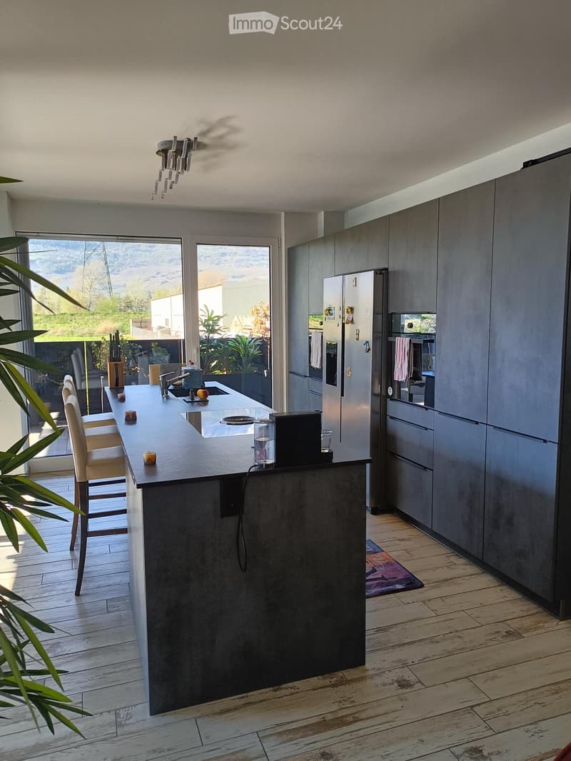 Zu verkaufen: Neuere Wohnung in einem Haus mit 2 Wohnungen in Aproz (2)