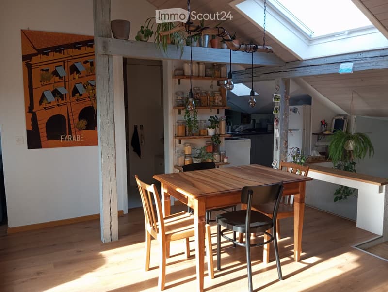 Charming 3-room attic apartment for temporary sublet (4)