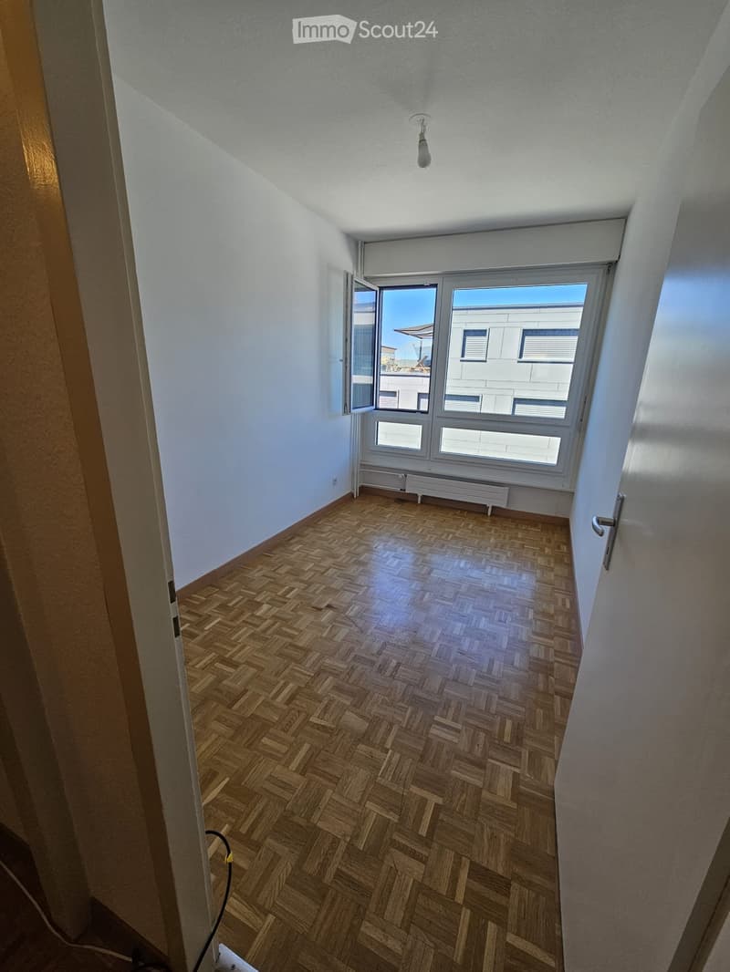 À remettre  Bel appartement de 4 pièces aux Eaux-Vives (4)
