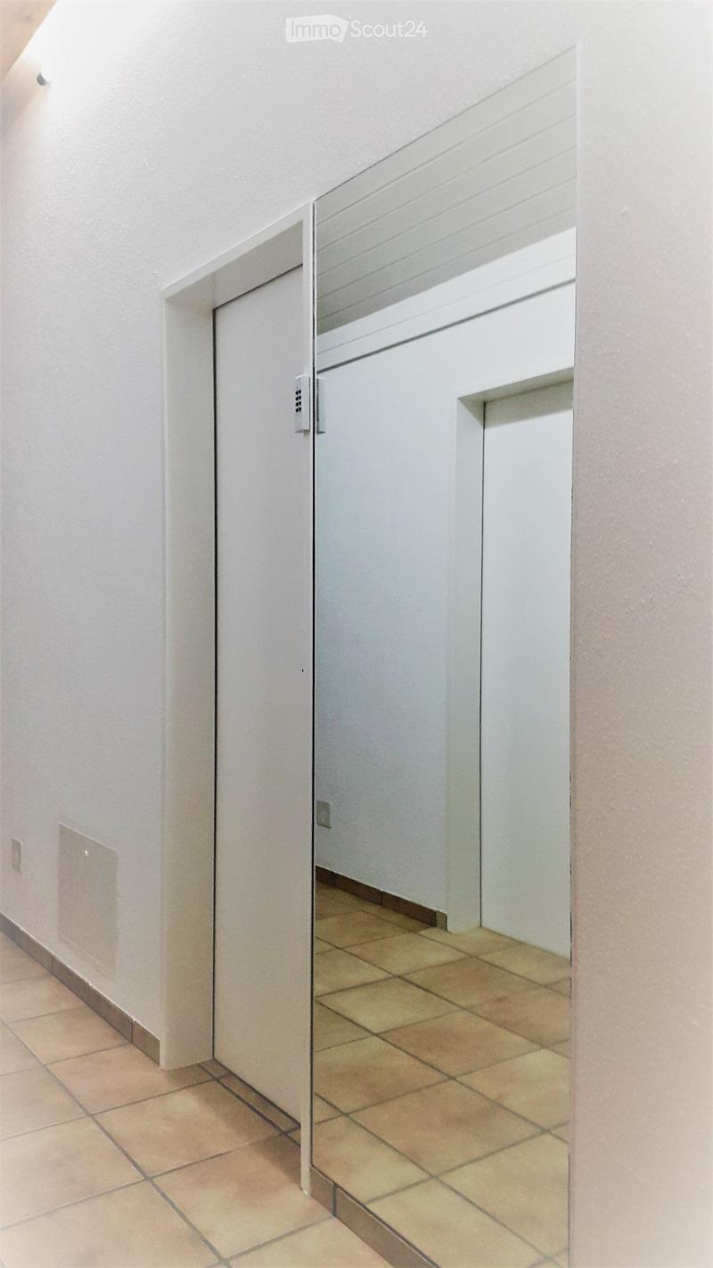2.5 Zi.Dachwhg. mit TG Parkplatz und neuer Küche (3)