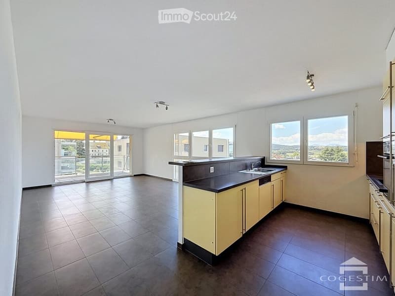 Geräumige 5,5-Zimmer-Wohnung mit großem Balkon und Aussicht (1)