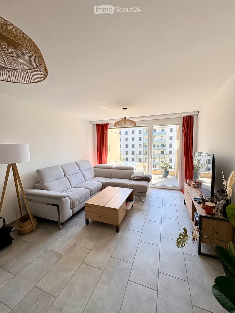 Schönes 3.5-Zimmer-Apartment im 4. Stock in Nyon - Vertragsübernahme am 01.08 (1)