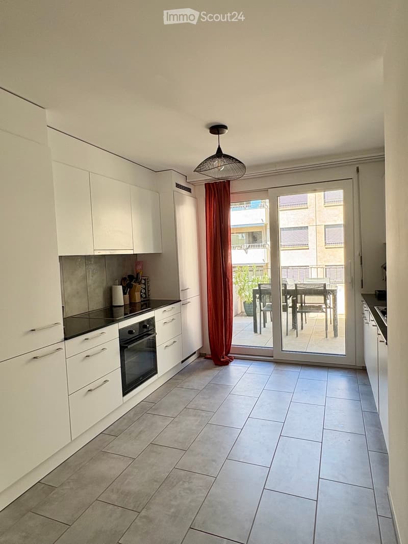 Schönes 3.5-Zimmer-Apartment im 4. Stock in Nyon - Vertragsübernahme am 01.08 (3)