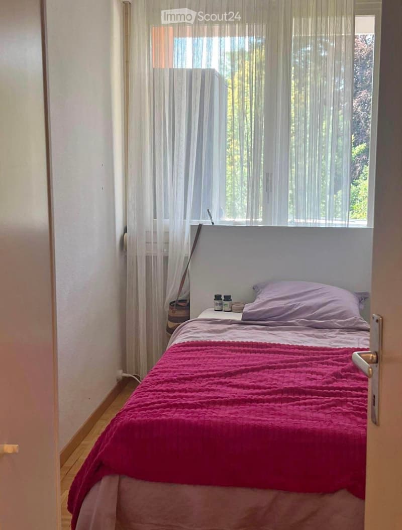 Room (2)