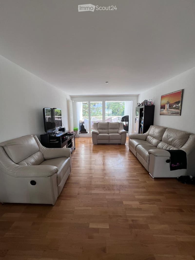 Yverdon-les-Bains: 4,5 Zimmer Wohnung zur Miete (1)