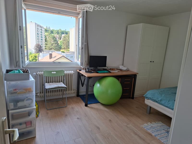 In affitto appartamento di 3.5 locali nel quartiere del Jura (2)