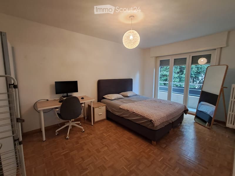 Besondere Besichtigung - 2,5-Zimmer-Wohnung mit Balkon (2)