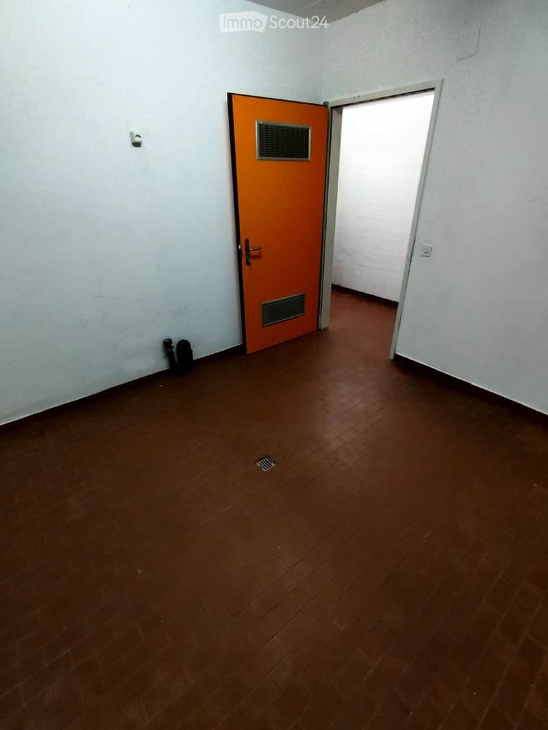 Lugano, warehouse for rent, hobby room, laboratory (2)