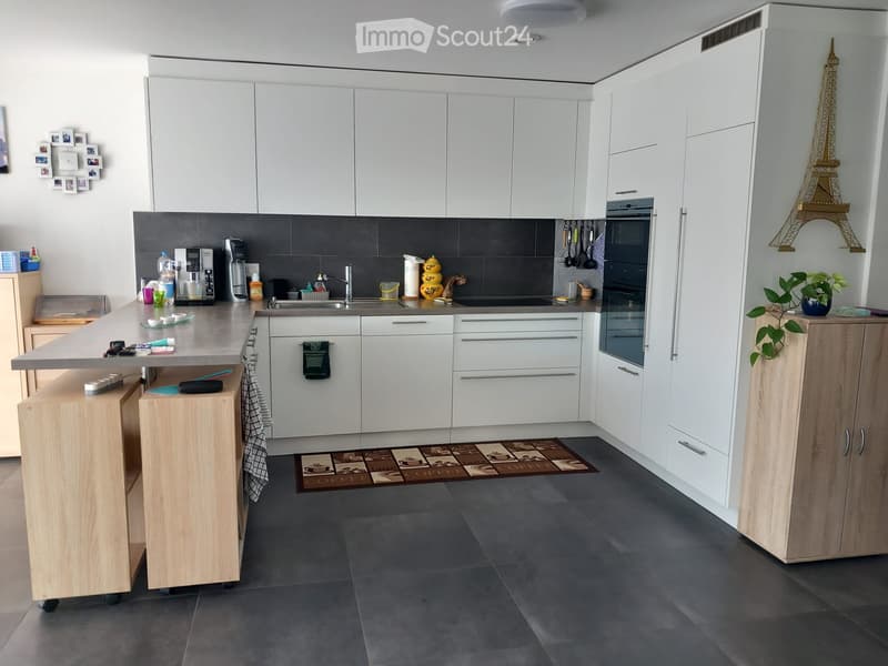 Prächtige 4.5-Zimmer-Wohnung mit großer Terrasse in Cernier (1)