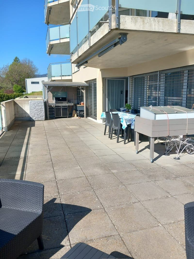 Prächtige 4.5-Zimmer-Wohnung mit großer Terrasse in Cernier (5)
