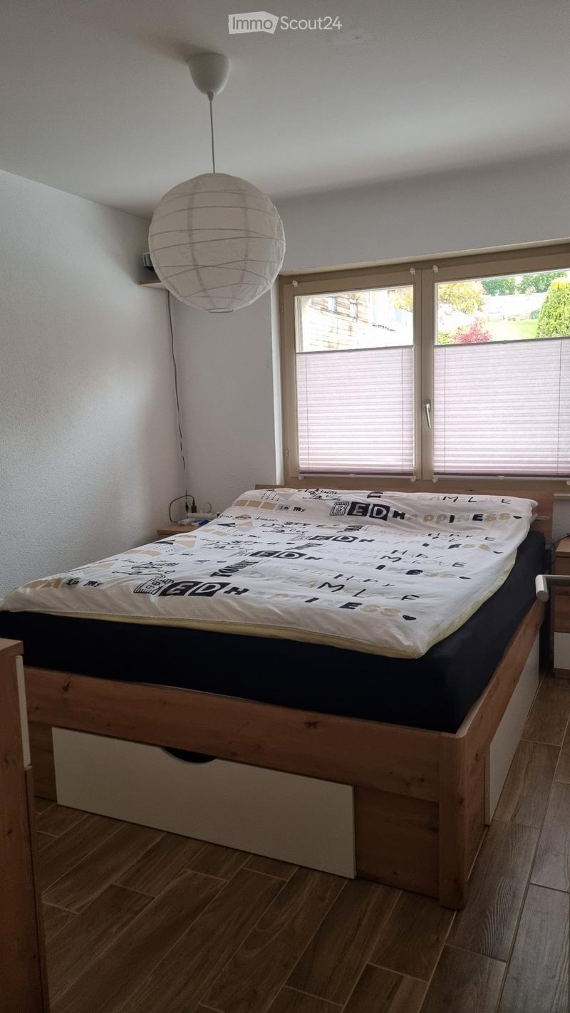 Ruhige Wohnung, 2020 renoviert, mit Blick und Südbalkon (3)