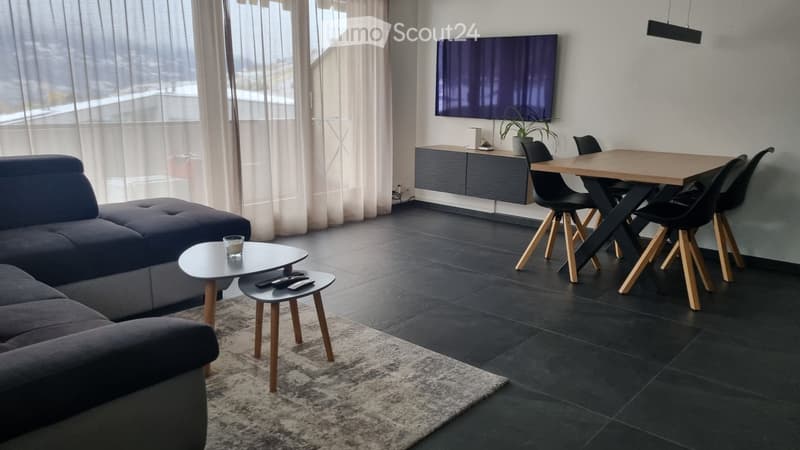 Ruhige Wohnung, 2020 renoviert, mit Blick und Südbalkon (2)
