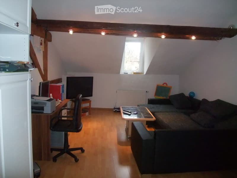 Attic apartment with 2.5 rooms, 58 m2 in the center of Bex (1)