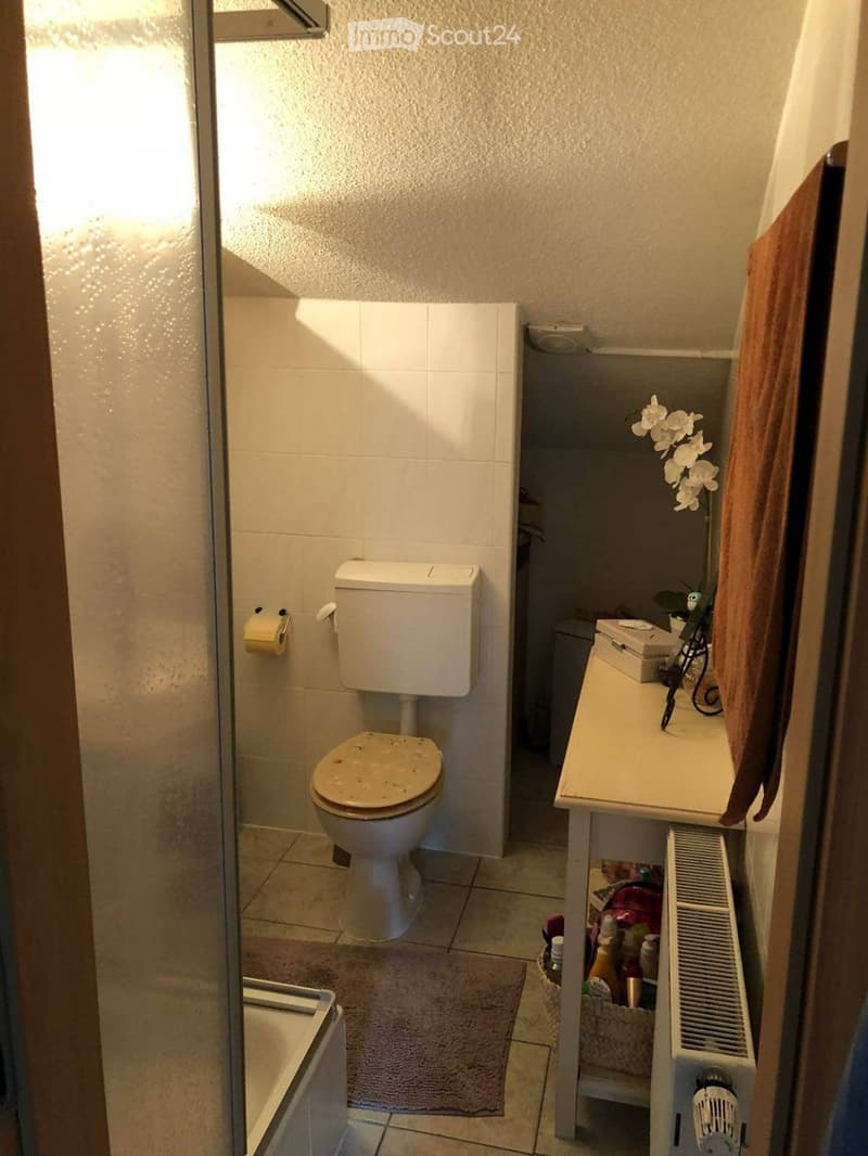 Attic apartment with 2.5 rooms, 58 m2 in the center of Bex (4)