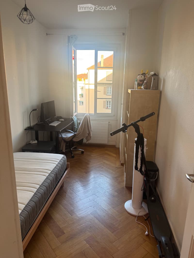 Furnished room in Lausanne Sous-Gare August and September 2026 (1)