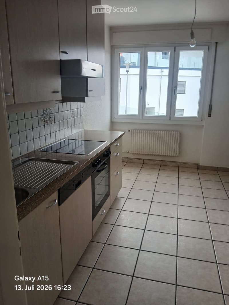 For rent, 3.5 rooms sunny, garage and charges included (2)