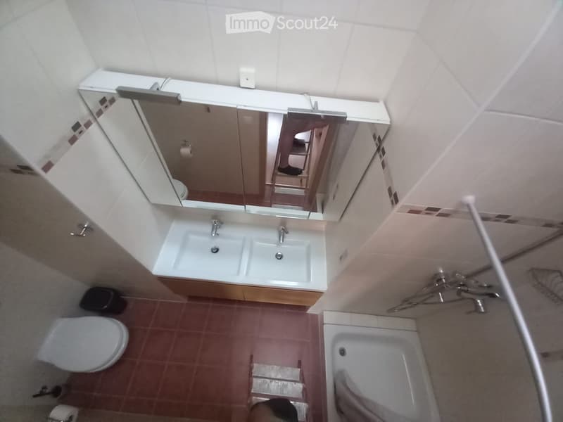 Jolie chambre à louer, salle de bains privée + accès cuisine (2)