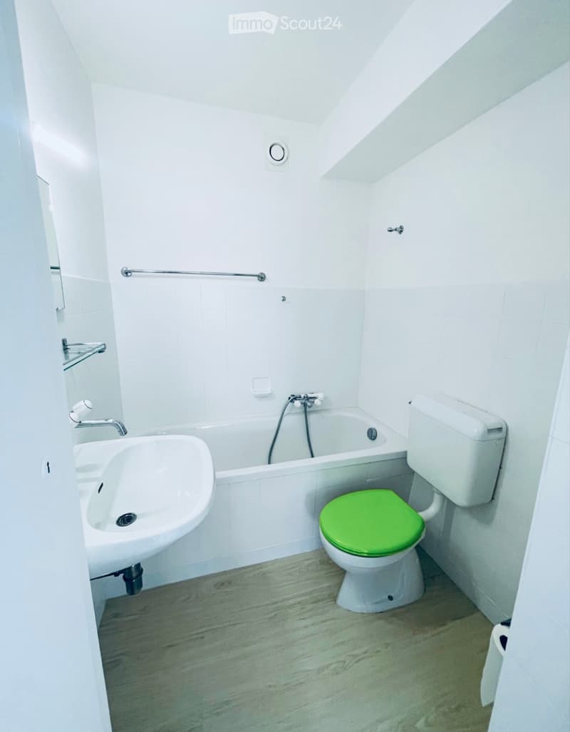 Un bel appartement à Marin Revenu 17'640.- Annuel (4)