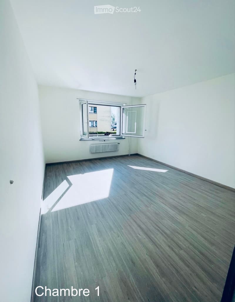 Un bel appartement à Marin Revenu 17'640.- Annuel (1)