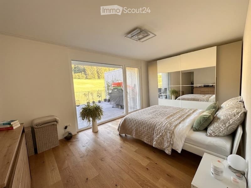 Large 3 ½-room attic apartment in Rossrüti with a view of the surrounding countryside (3)