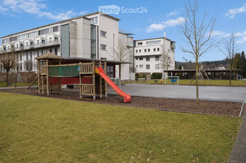 Large 4.5-room apartment in a family-friendly neighborhood (1)