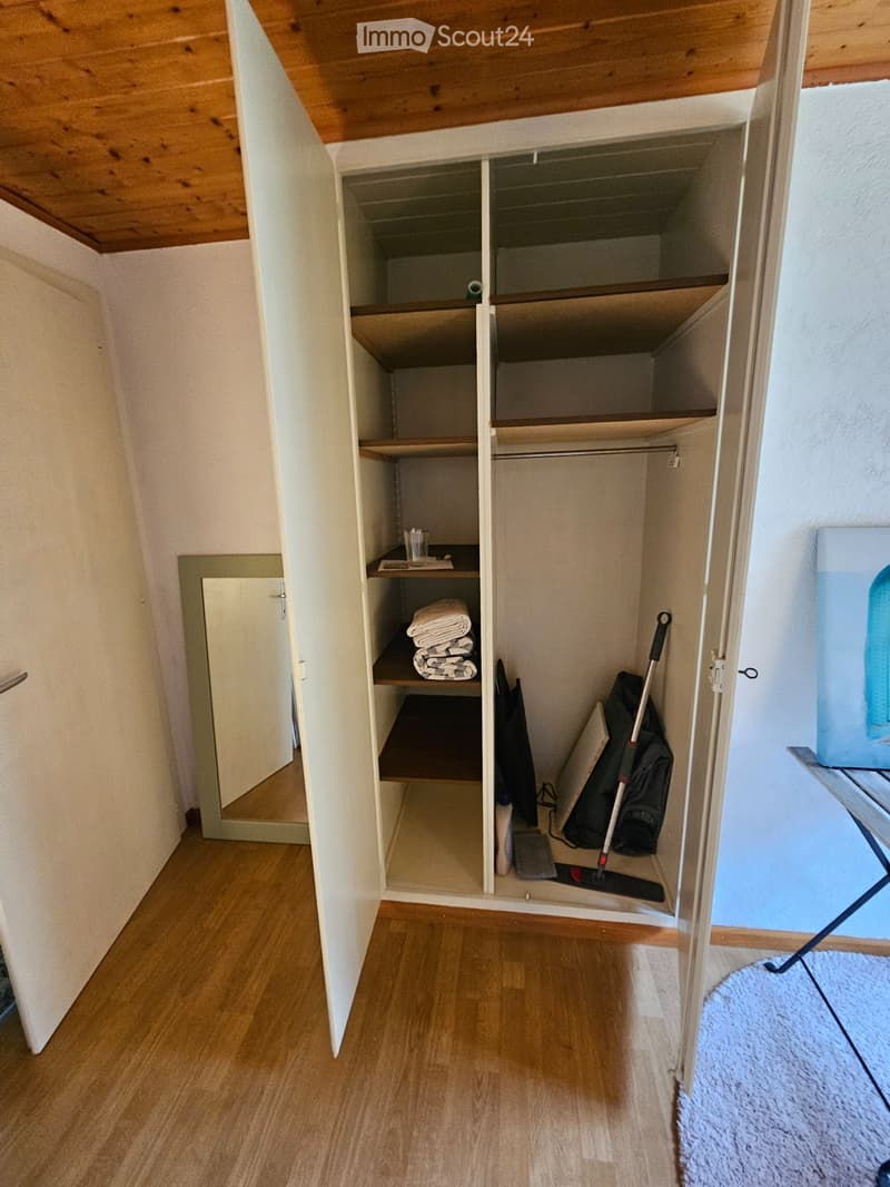 Room with independent entrance (2)