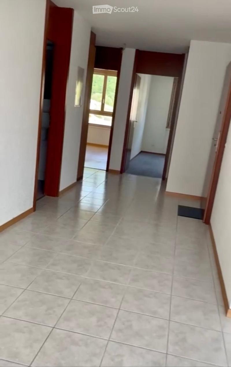 Appartement avec cheminée et balcon de 3.5 pcs (5)