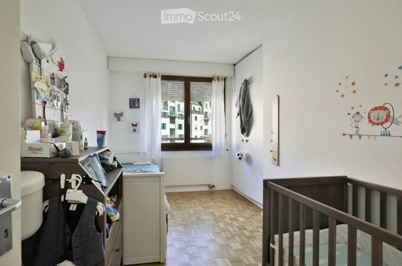 FOR RENT 4-room apartment, Sécheron district (3)