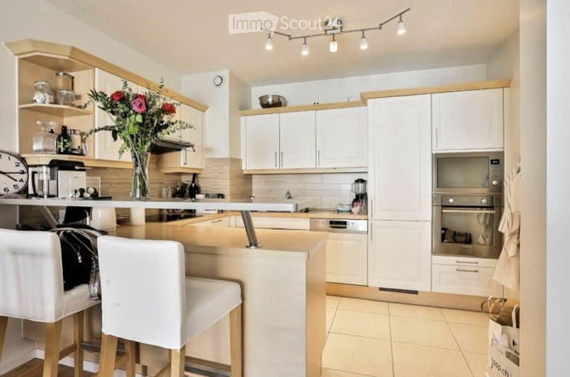 FOR RENT 4-room apartment, Sécheron district (5)