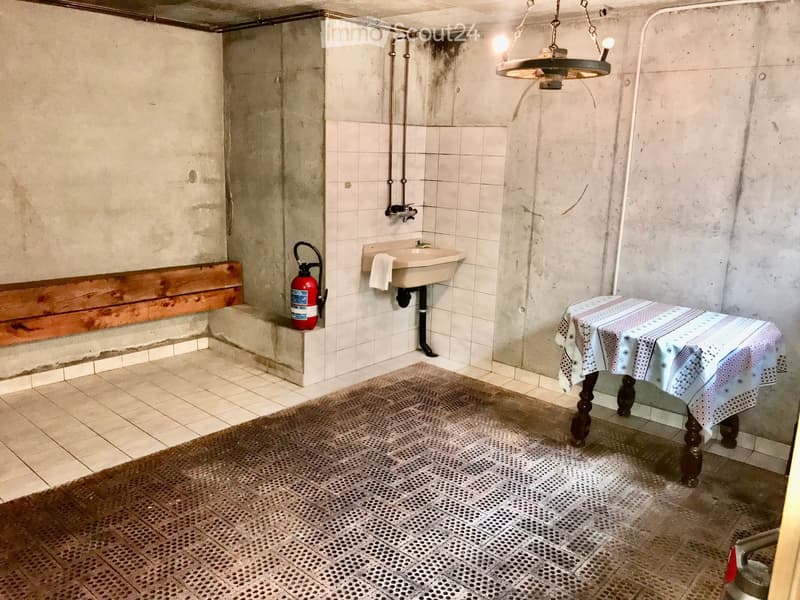 Möblierte Wohnung - 2.5 Zimmer - Saxon - Übernahme des Mietvertrags (3)