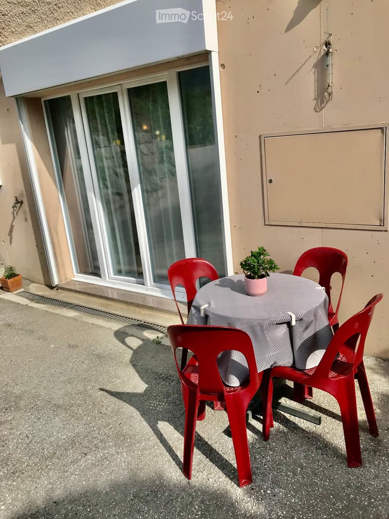 Möblierte Wohnung - 2.5 Zimmer - Saxon - Übernahme des Mietvertrags (2)