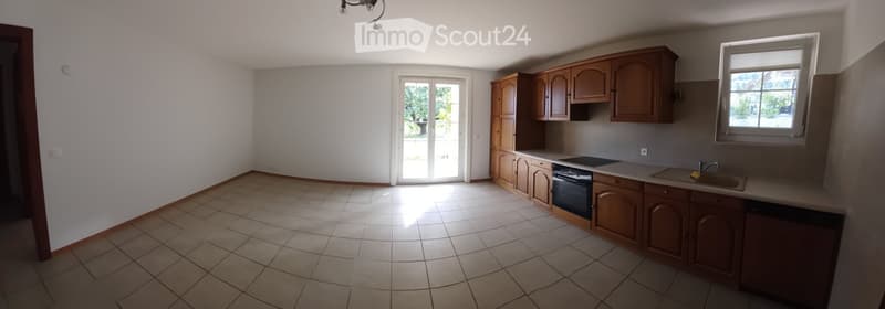 Beautiful 3-room apartment - ground floor - in private villa (1)