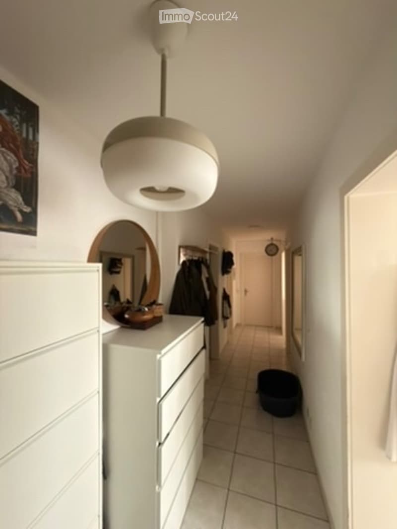 Handover of lease on October 1st 3 rooms 1281.- with charges (5)