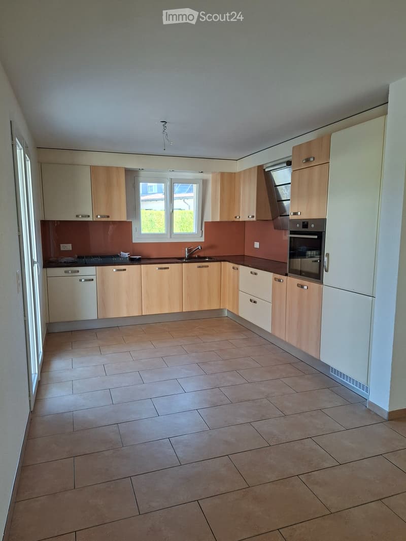 Apartment in villa, in the center of Oron-la-Ville (3)