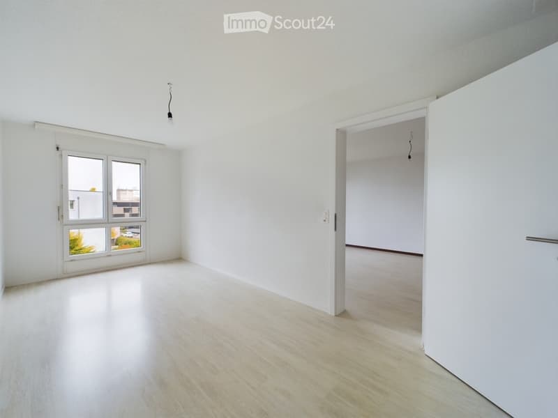 Schöne 4.5 Zimmerwohnung an zentraler Lage (5)