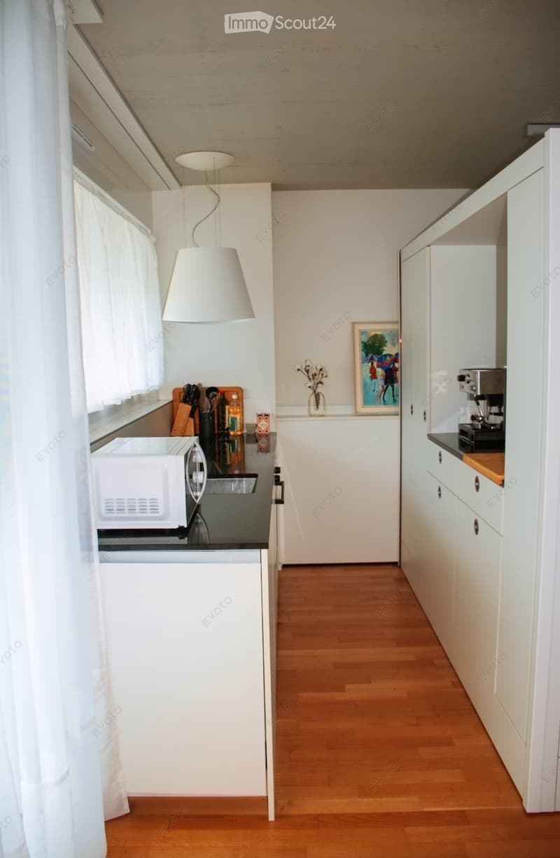 Ampio appartamento di 1,5 locali con balcone, vicino HES-SO (3)