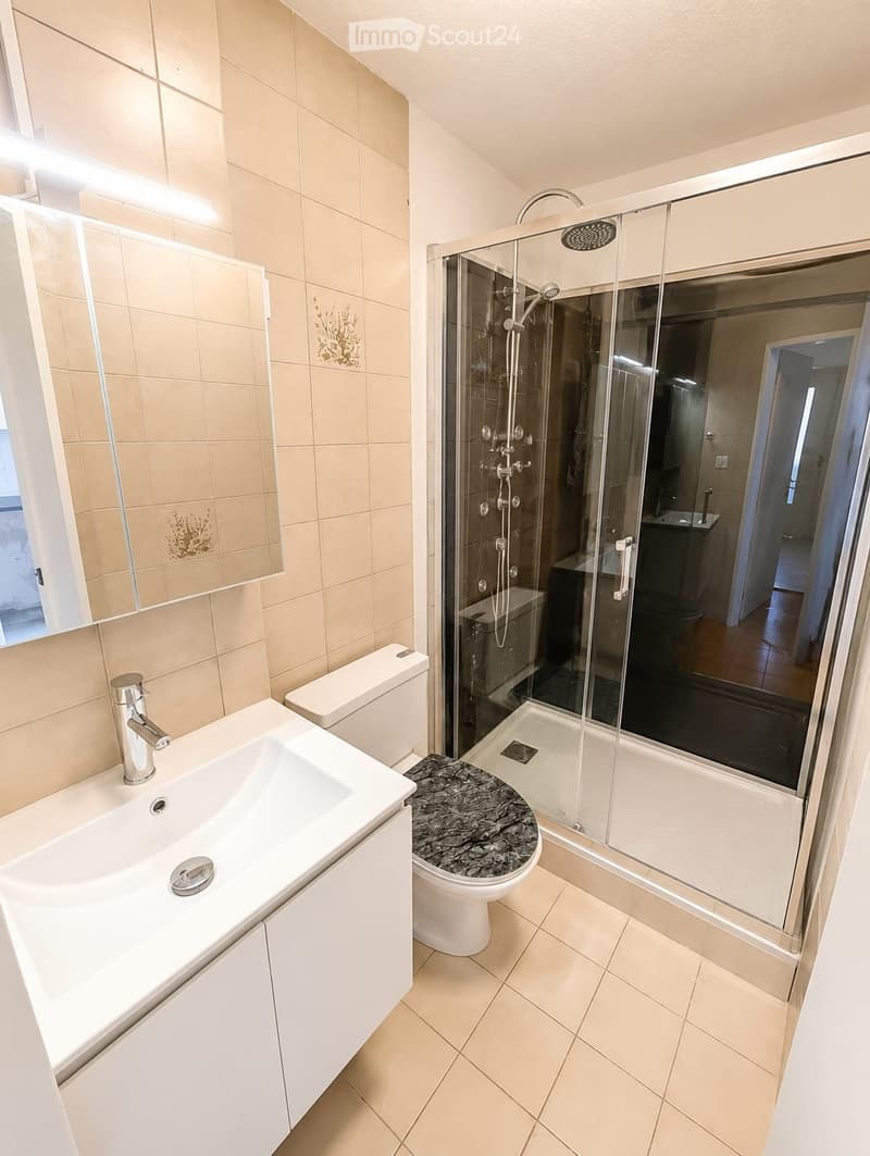 NEUCHÂTEL, TWO SUNNY ROOMS WITH BALCONY CLOSE TO THE STATION (8)
