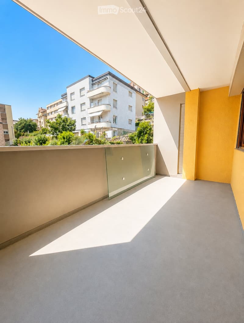 NEUCHÂTEL, TWO SUNNY ROOMS WITH BALCONY CLOSE TO THE STATION (5)