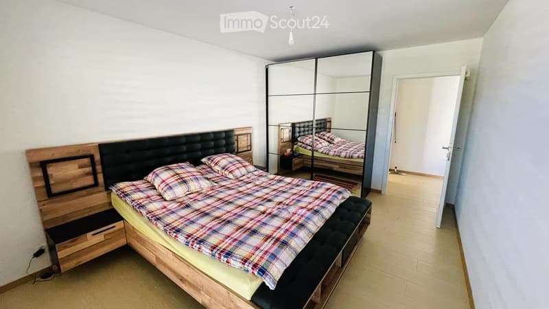 Appartamento con grande terrazza e vista lago (5)