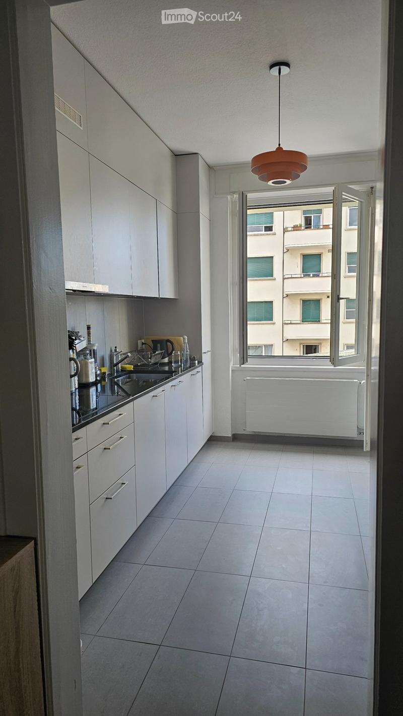 Beautiful spacious apartment in the Fribourg Champs-Elysée! (2)