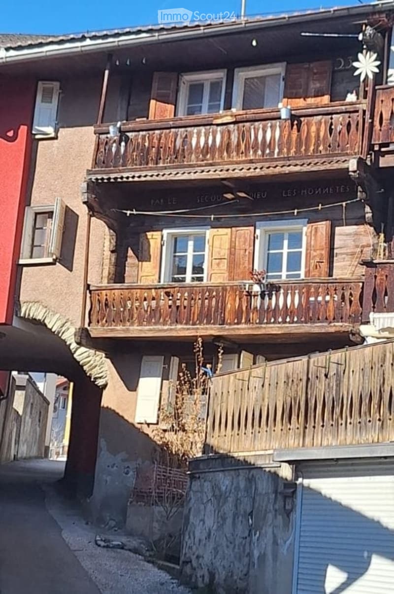 Casa di villaggio da ristrutturare a Sensine (1)