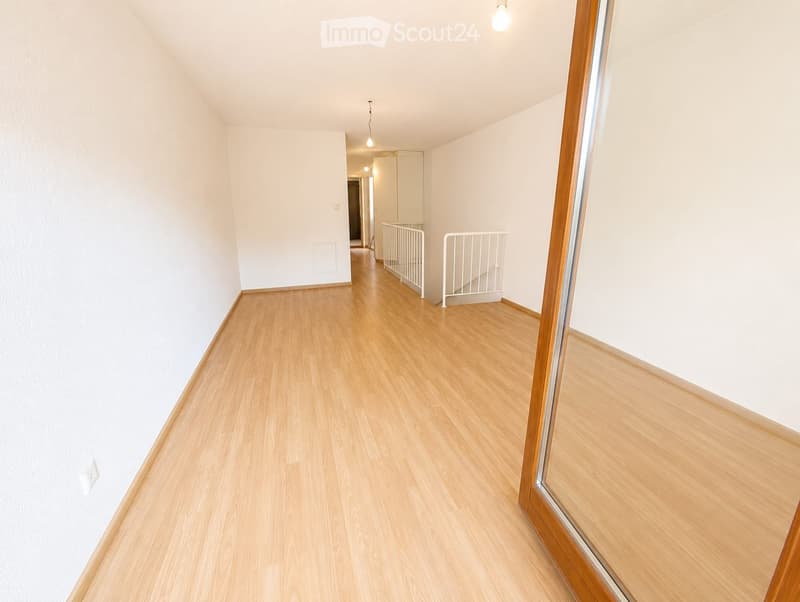NEUCHÂTEL, Charmantes 3,5 Zimmer möbliert mit sonnigem Balkon (2)
