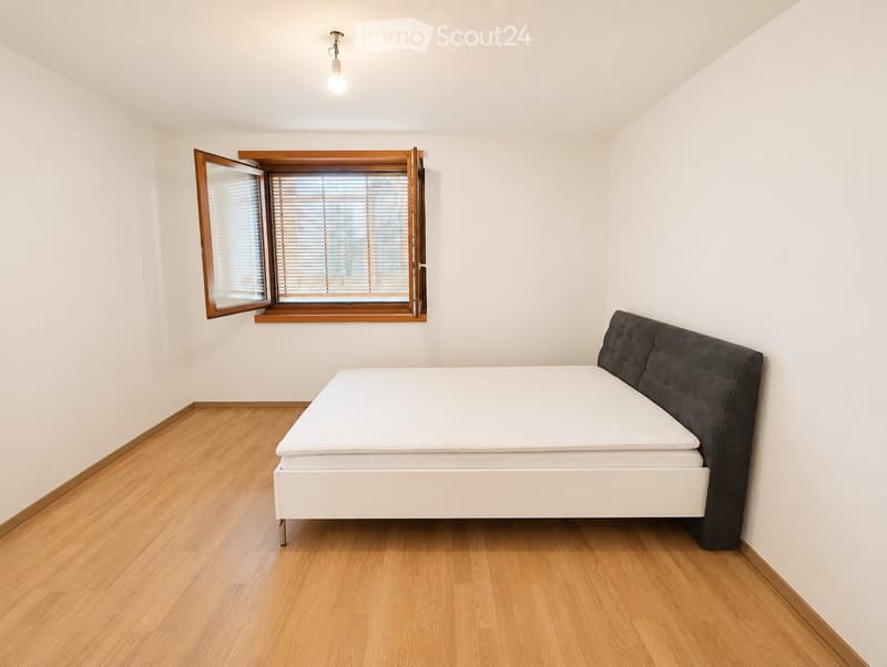 NEUCHÂTEL, Charmantes 3,5 Zimmer möbliert mit sonnigem Balkon (7)